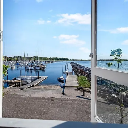 Adils - 5m From The Sea By Interhome *